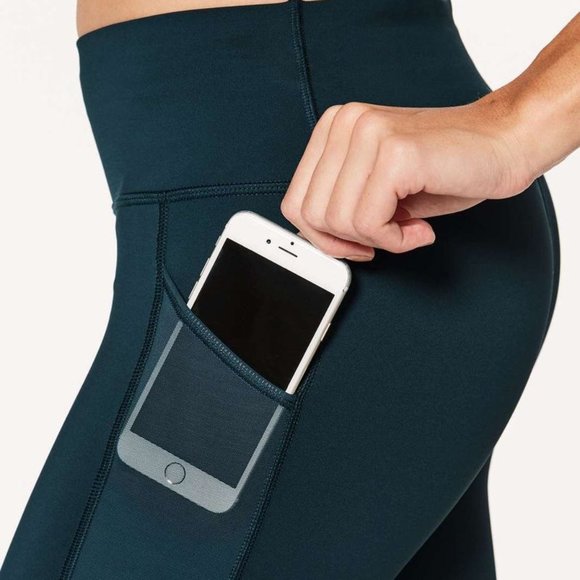 Lululemon Home Stretch Crop 19" in Submarine, size 4 - Picture 6 of 12